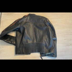 Mens Genuine Leather jacket - Medium
